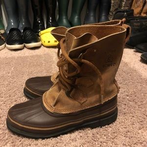 Sorel boots. FOR FASHION ONLY. NO INSIDE LINERS.